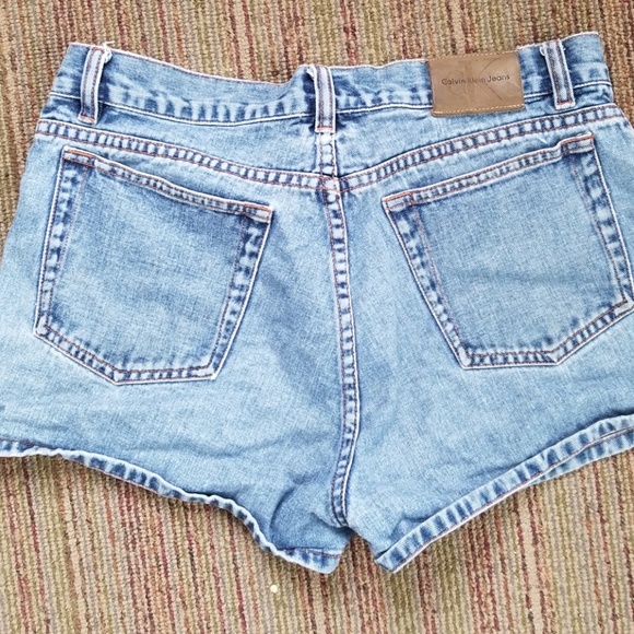 Shorts - Picture 3 of 3